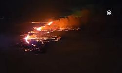 İzlanda'nın Reykjanes Yarımadası'nda yanardağ patladı!