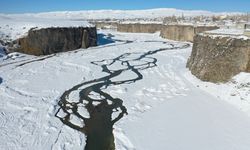 Karla kaplanan Murat Kanyonu dronla görüntülendi