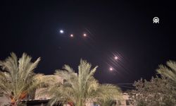 Gazze'de yeni yıl gecesi İsrail'in roketleriyle aydınlandı!