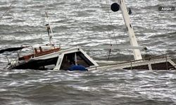 Öğrenci ve öğretmenleri taşıyan tekne alabora oldu: 14 ölü