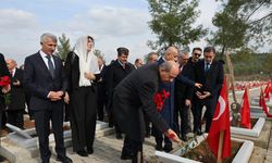 KKTC Cumhurbaşkanı'ndan mezarlık ziyareti