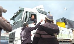 Fanatik Yahudiler, Gazze'ye gönderilen yardımları engelledi!