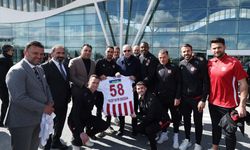 Erdoğan'a Sivasspor forması hediye edildi!