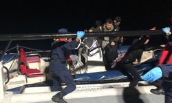 Sürüklenen bottaki 17 göçmen kurtarıldı!