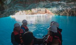 Dünyanın üçüncü büyük yer altı gölüne sahip Altınbeşik Mağarası