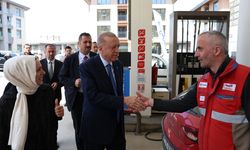 Erdoğan, akaryakıt istasyonu çalışanlarını ziyaret etti!