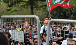 Diyarbakır'lı  taraftar dev ekranda maç keyfi yaptı
