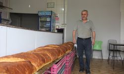3 metre 80 santimetre uzunluğunda ekmek üretti