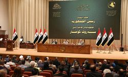 Irak Meclisi’nde milletvekilleri birbirine girdi