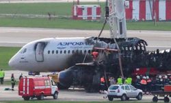 Test uçuşu yapan yolcu uçağı düştü: 3 ölü