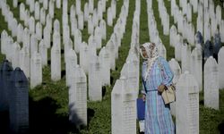 Srebrenitsa Soykırımı'nın 14 kurbanı toprağa veriliyor