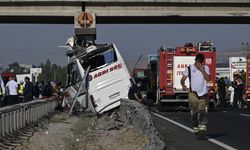 Polatlı'da yolcu otobüsü köprüye çarptı: Çok sayıda ölü ve yaralı var!