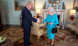 Boris Johnson: Kraliçe Elizabeth kemik kanseriydi