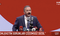 Yavuz Ağıralioğlu yeni partisinin tanıtım töreninde konuşuyor