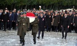 Bakan Tekin öğretmenlerle Anıtkabir'de