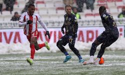 Sivasspor ve Kasımpaşa karlı zeminde golü bulamadı