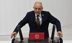 Saadet Partisinden istifa edip CHP'ye geçti!