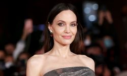 Angelina Jolie 'vaftiz anne' oldu!