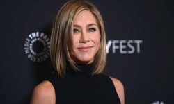 Friends dizisinin yıldızı Jennifer Aniston yapımcılığa soyunuyor