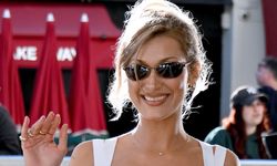 Bella Hadid Cannes Film Festivali'ne sarışın haliyle katıldı