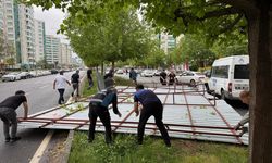 Diyarbakır'da fırtına çatıları uçurdu!