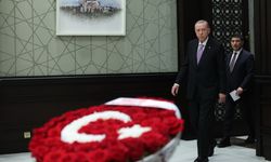 Bahçeli, Kabine Toplantısı'na 102 gül gönderdi!