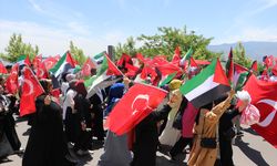 Üniversite öğrencileri Filistin'e destek için yürüdü!