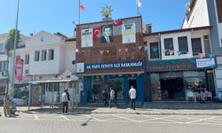 AK Parti İlçe Başkanlığına taşlı saldırı!