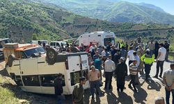 Öğrenci servisi devrildi: Çok sayıda yaralı var!