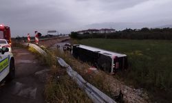 Manisa'da yolcu otobüsü şarampole yuvarlandı: 10 yaralı