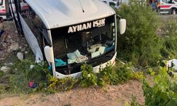 Yolcu otobüsleri çarpıştı: 1'i ağır 27 yaralı