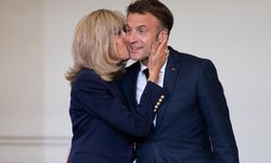 Eşinden tokat yiyen Macron: Sadece şakalaşıyorduk