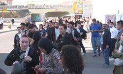 Özel halk otobüsleri kontak kapattı, vatandaşlar yolda kaldı
