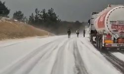 Mersin’de dolu etkili oldu, karayolu trafiğe kapandı
