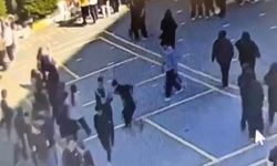 Liseliler Birbirini Bıçakladı