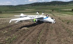 Zorunlu iniş yapan eğitim uçağı ters döndü!