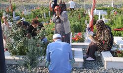 Deprem şehitliğinde hüzünlü Kurban Bayramı!