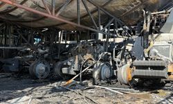 Diyarbakır'da yangın: 3 dükkan, 22 traktör kül oldu!