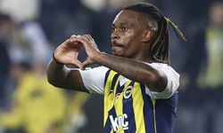 Fenerbahçe'de bir futbolcu ile yollar ayrıldı