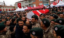 Çatışmada şehit düşen polis memuru son yolculuğuna uğurlandı!