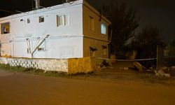 Eşini baltayla öldürüp evin banyosuna gömdü!