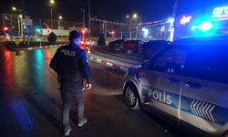 Silahla yaraladığı şahsı aracına alıp yol kenarına attı!