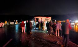 Yolcu otobüsü devrildi: 3 yaralı