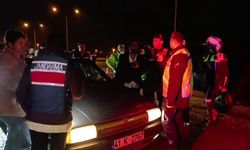 Alkollü sürücü direndi, diğeri tepki gösterdi!