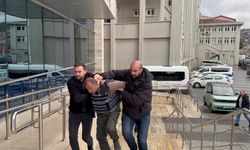 "Eşime neden baktın" diyen adamı öldürdü