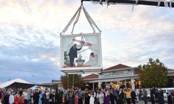 Bu kadarı da fazla: Vinçle evlilik!