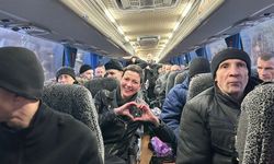 Belarus 123 siyasi tutukluyu serbest bıraktı