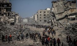 İsrail ordusu Gazze'de binaları havaya uçurdu!