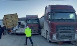 11 araç birbirine girdi, 11 kişi yaralandı!