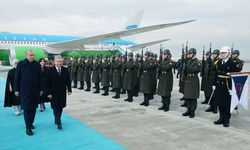 Erdoğan, Mirziyoyev'i havaalanında karşıladı!